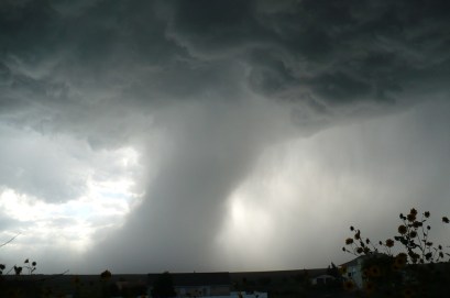 tornado-459265_960_720